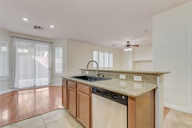 Building Photo - 10644 Tray Mountain Ave