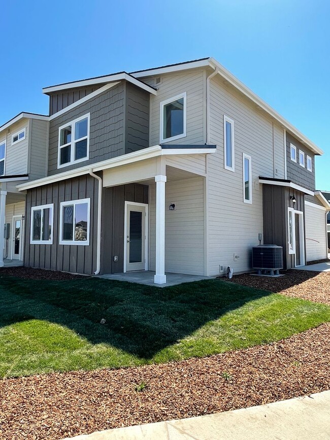 Primary Photo - Newer 2-bedroom Townhome