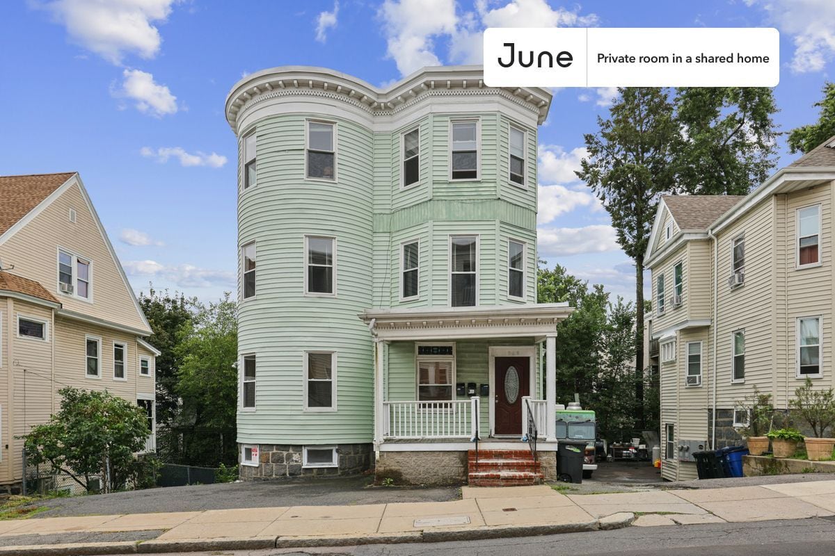 Building Photo - Room in Shared 4 bed/1 bath home