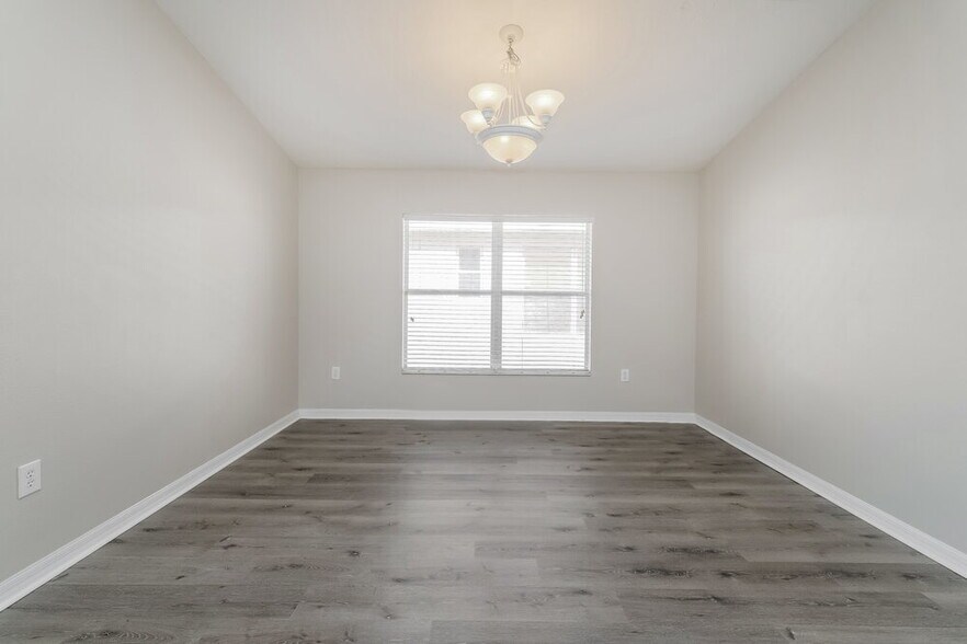 Building Photo - 6613 Cambridge Park Dr