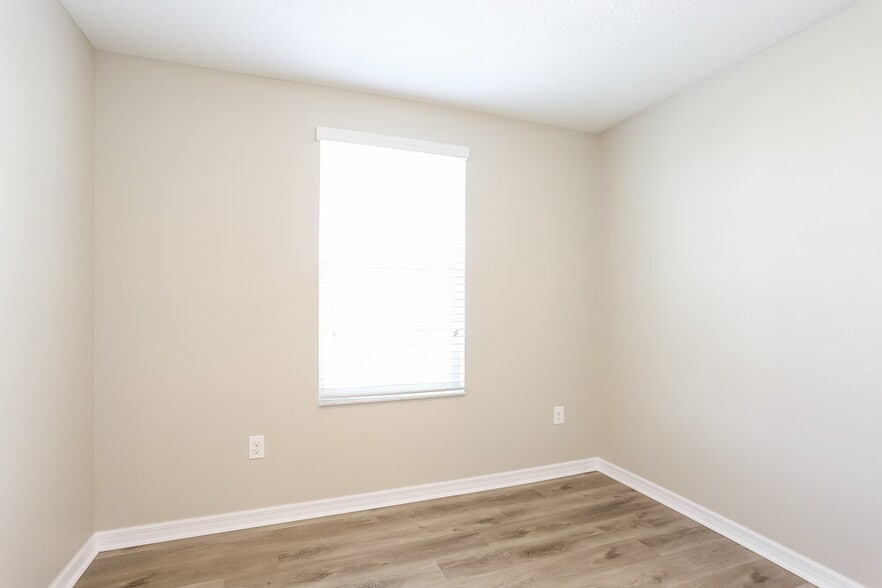 Building Photo - 137 Cascade Bend Dr