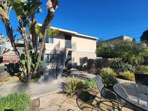 Building Photo - Spacious 2BR Duplex For Rent with a private patio/yard. Close to Sail Bay