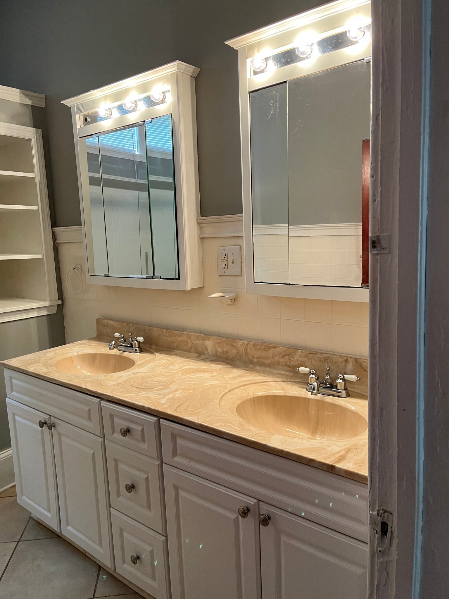 Building Photo - 291 W Main St