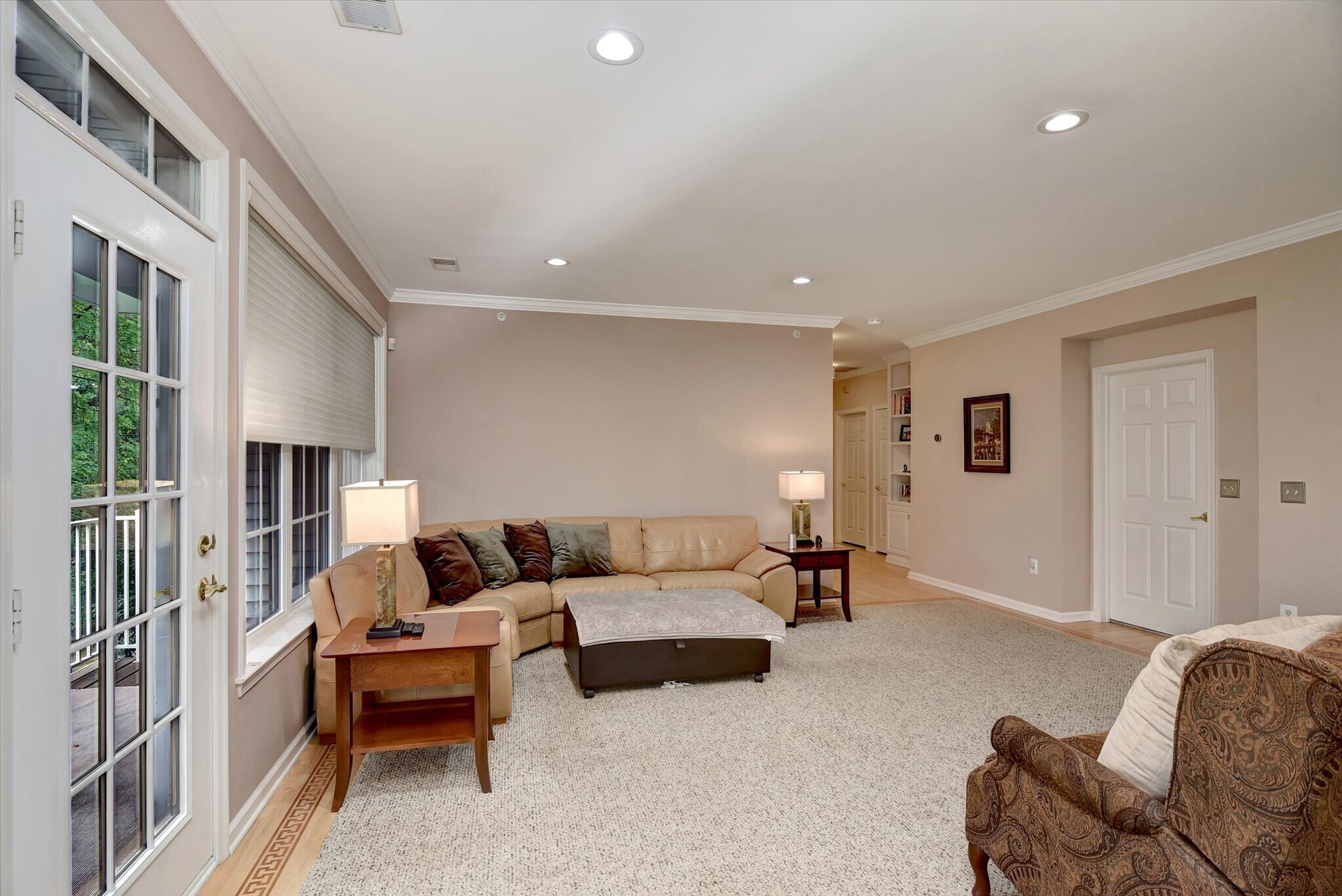 Building Photo - 594 Saint Andrews Pl