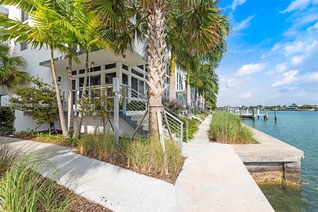 Building Photo - 41 N Shore Dr