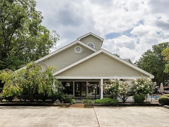 Building Photo - 1014 Stones Throw Dr NW