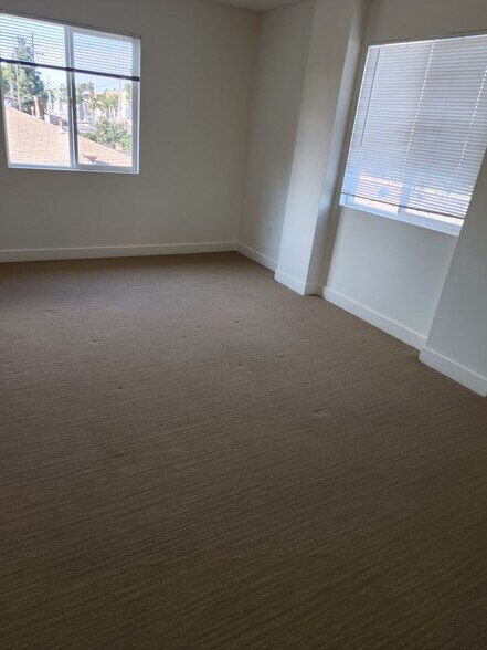 Building Photo - 1629 W Summit St