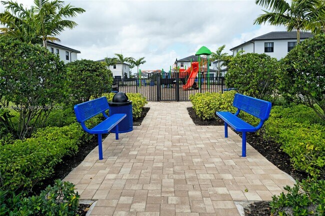 Building Photo - 4335 SW 174th Ave