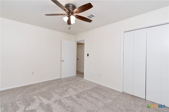 Building Photo - 1405 Oak Park Ln