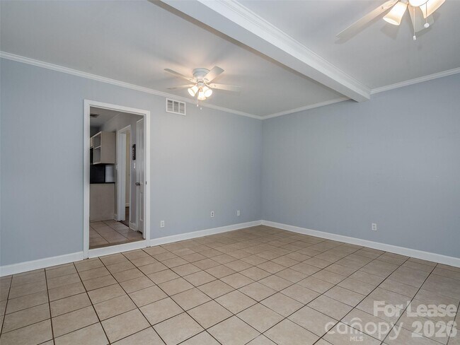 Building Photo - 512 Hollis Rd