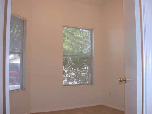 Building Photo - NICE 3 BED, 2 BATH HOME LOCATED NEAR 67TH ...
