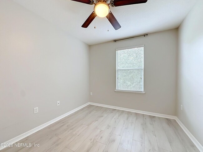 Building Photo - 8224 Halls Hammock Ct