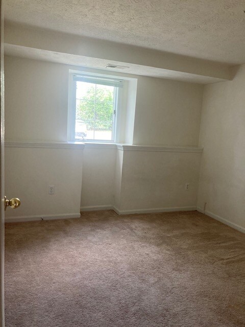 Building Photo - 502 Philmont Dr