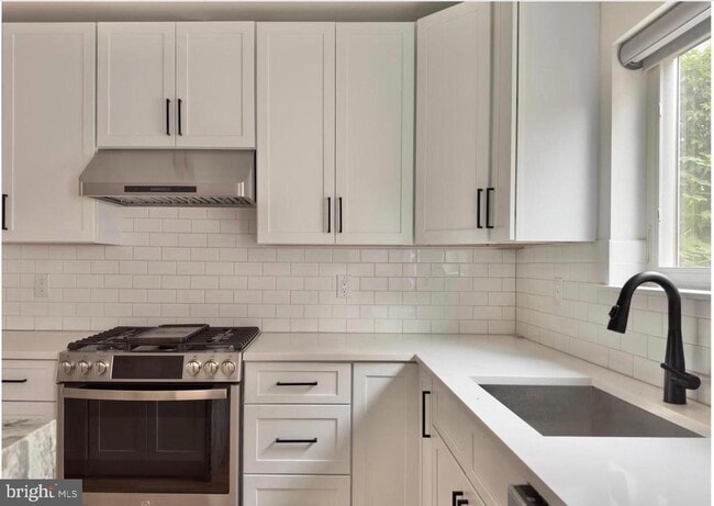 Building Photo - 2503 Ingersoll St