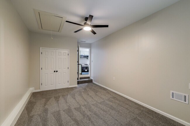 Building Photo - Newly Renovated East Side Home!