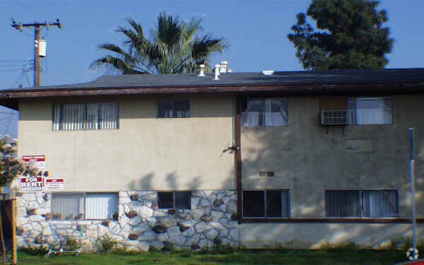 Primary Photo - 4046 Vineland Ave