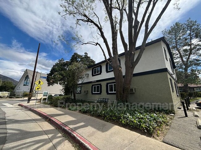 Building Photo - 10560 Sherman Grove Ave