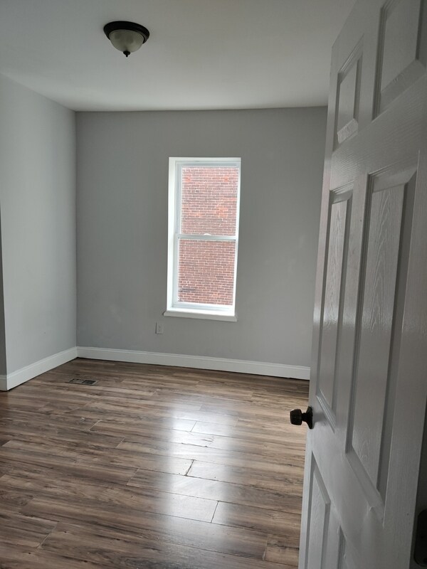 Building Photo - 628 N 55th St