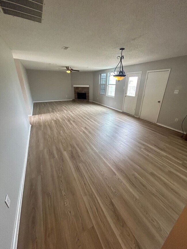 Building Photo - 1253 Tall Grass Dr