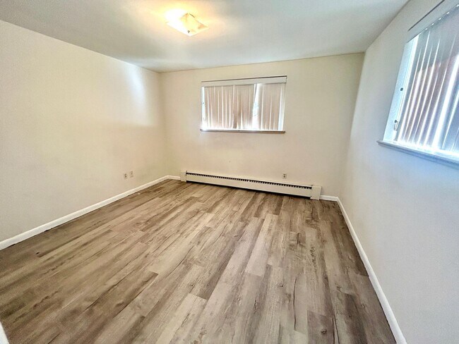 Building Photo - 4 Bedroom Ranch House - Prime Location Minutes from Cherry Creek!