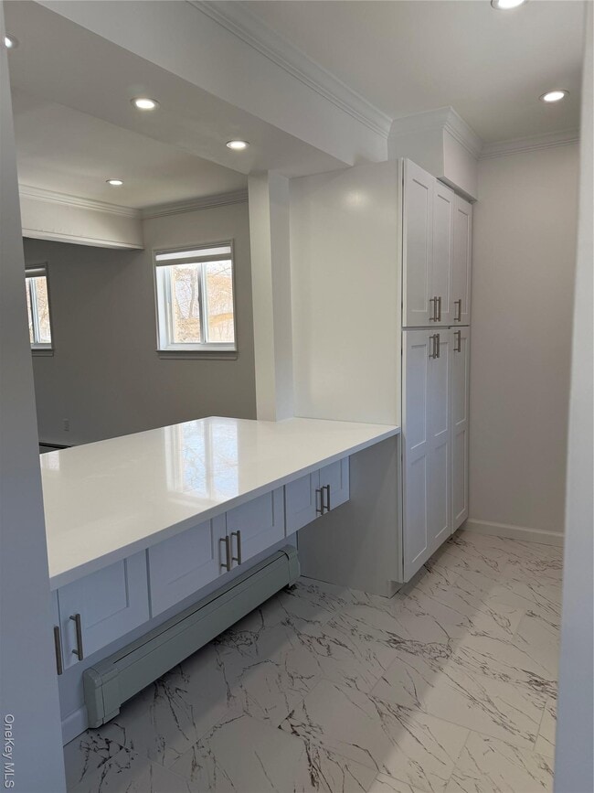 Building Photo - 12 Central Dr