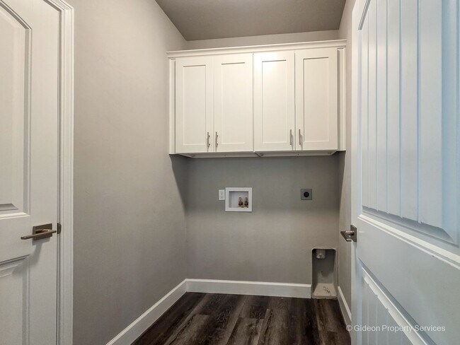 Building Photo - 1757 SW 72nd CIR