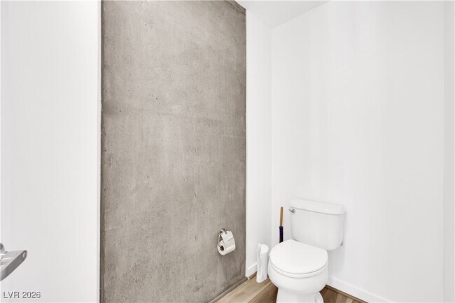 Building Photo - 353 E Bonneville Ave