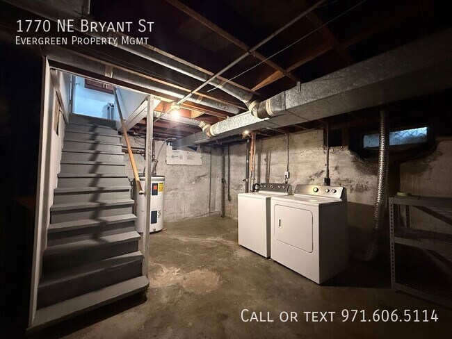 Building Photo - 1770 NE Bryant St