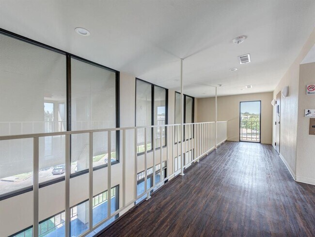 Building Photo - 11450 Audelia Rd