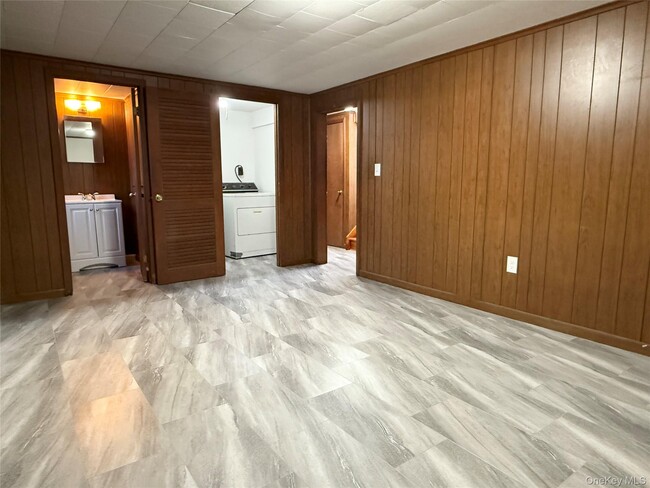 Building Photo - 16 Highview Dr