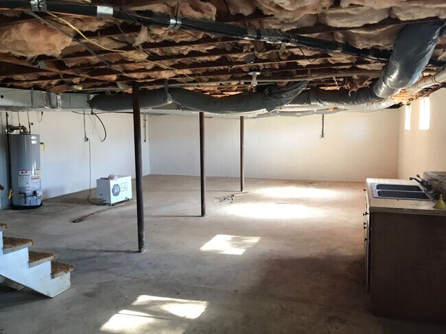 Building Photo - Spacious 3-Bedroom Home in the Heart of Baxter | Basement + Wrap-Around Driveway