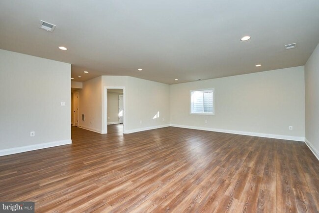 Building Photo - 6845 Churchill Rd