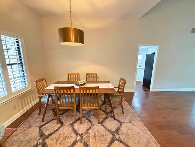 Building Photo - 9007 Spring Lake Dr