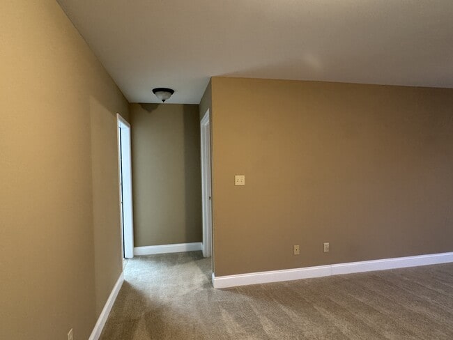 Building Photo - 128 Bokoshe Cir