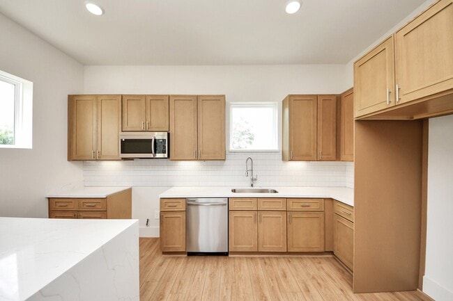 Building Photo - 5905 Urban Pnes St