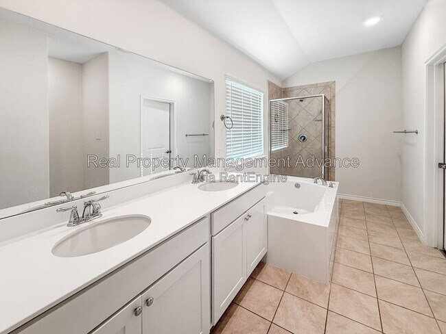 Building Photo - 1824 Ferguson Ln