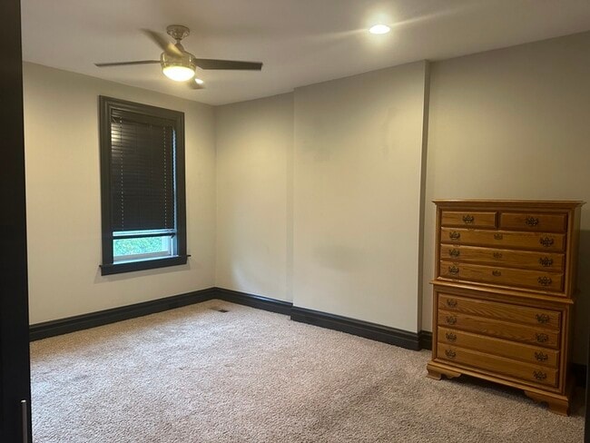 Building Photo - Wonderful 3bedroom 2 Bath Townhome In South City