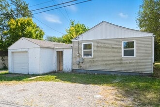 Building Photo - NEW LISTING! 2 BEDROOM HOME