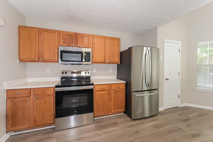 Building Photo - 2167 Mulberry Ln