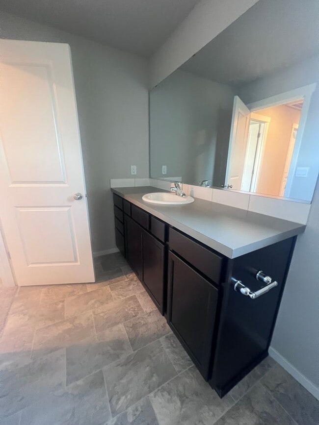 Building Photo - Bremerton Townhouse in Illahee Springs for...
