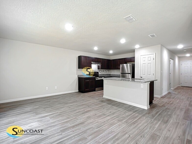 Building Photo - 37 Second Path