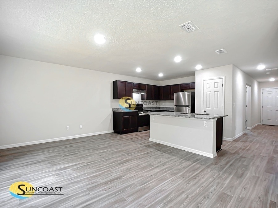 Building Photo - 127 Wellwood Ln