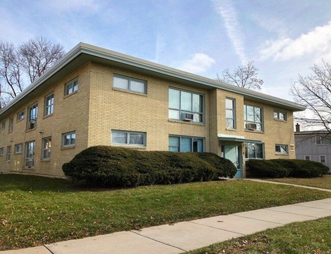 Building Photo - Newley Remodeled 1bed 1bath located near the Vilas neighborhood and hospitals