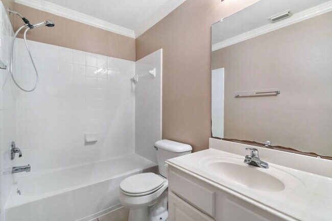 Building Photo - 7 Bellisima Ct