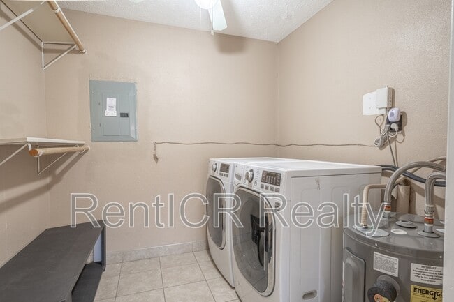 Building Photo - 4202 Las Vegas Dr