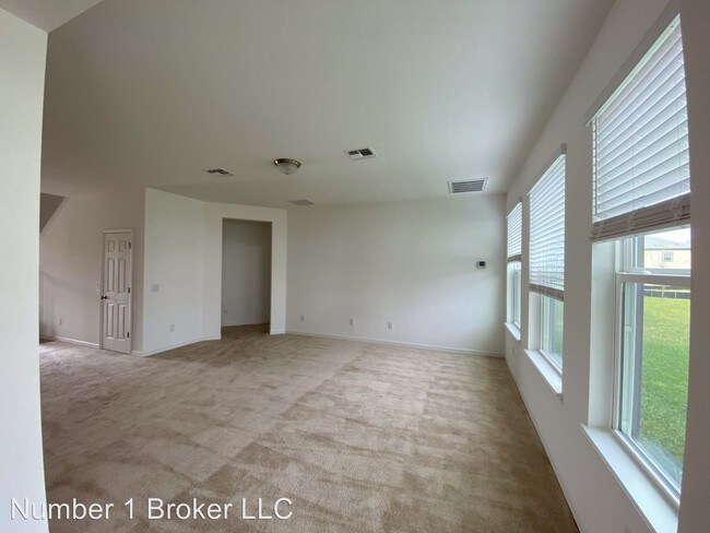 Building Photo - 8 br, 4 bath House - 681 Caterpillar Run