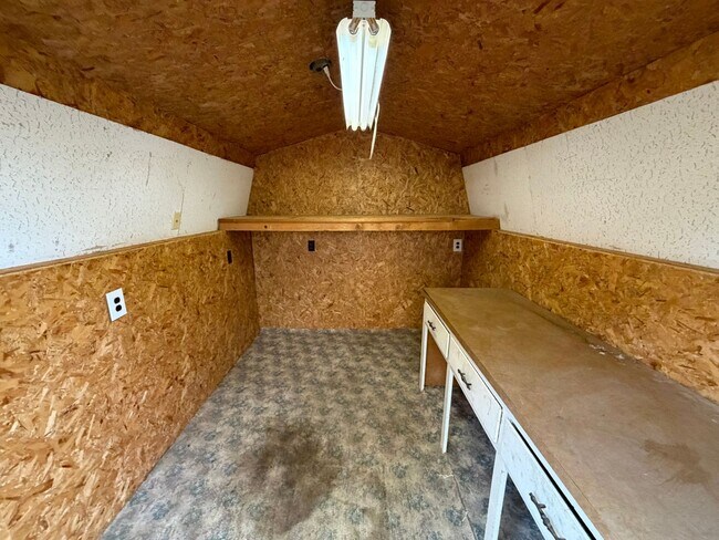 Building Photo - 5003 Hall Ave