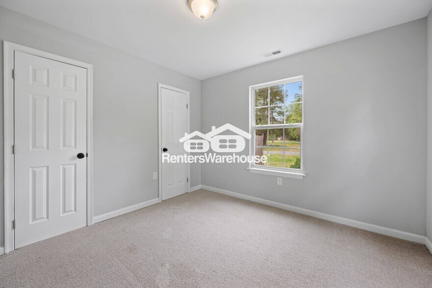 Building Photo - 792 Hillwell Rd