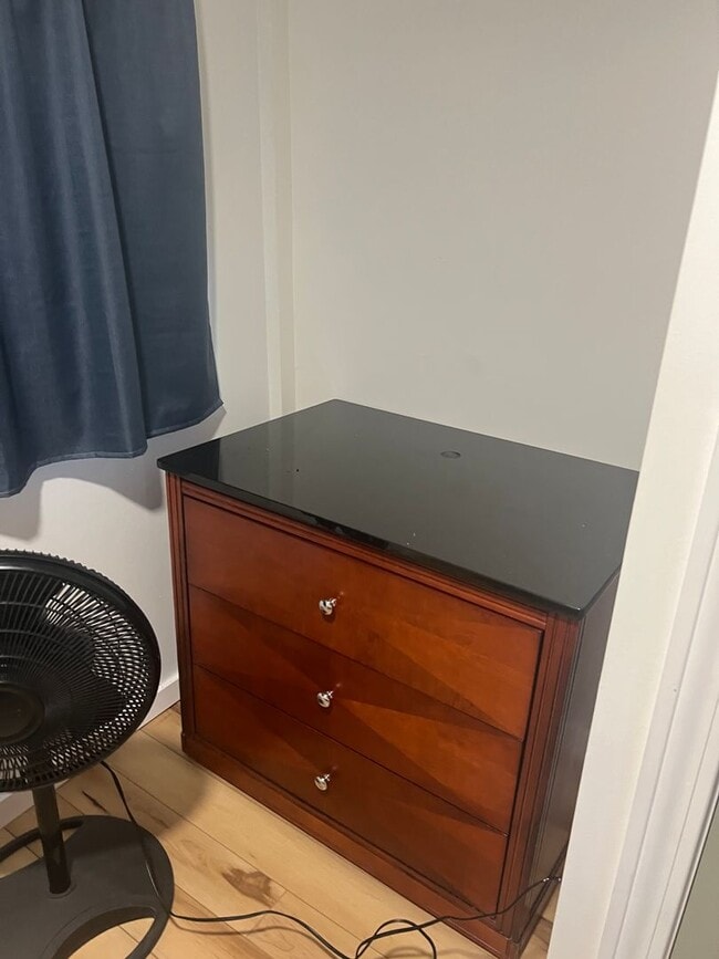 Building Photo - Great location with deeded access to Bauneg Beg Pond