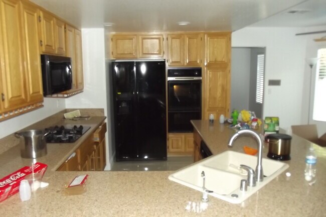 Building Photo - Swimming pool and spa